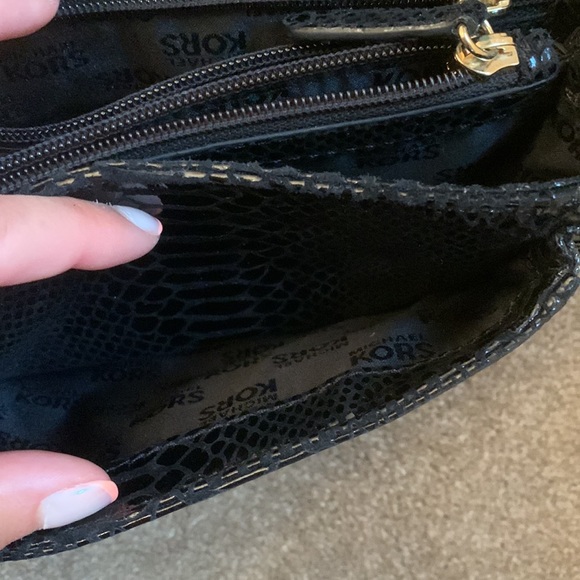 Authentic Michael Kors Crossbody Bag - Picture 9 of 10